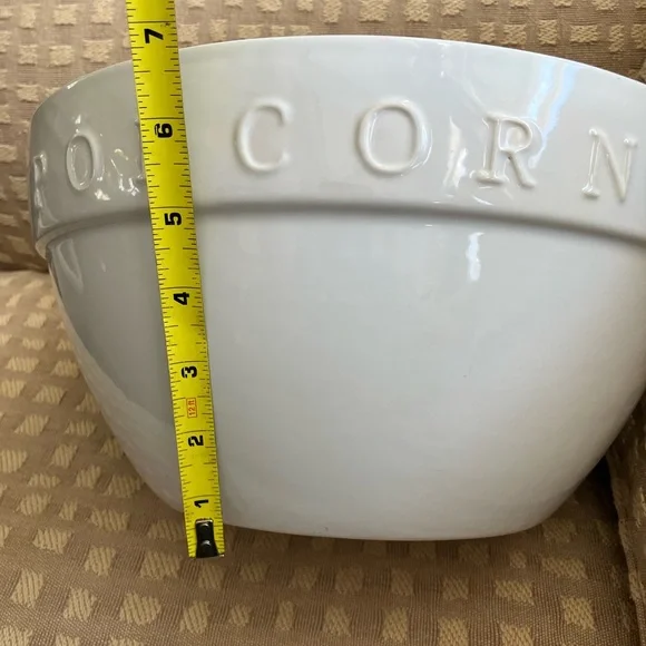Vintage Pottery Barn Large White Ceramic Popcorn Serving Bowl or mixing bowl - Picture 4 of 12